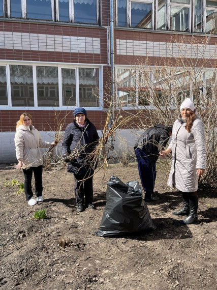 В Северске стартовал ежегодный месячник по санитарной очистке города.